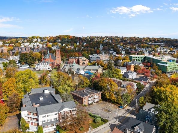 99 Pleasant St 21, Watertown MA 02472