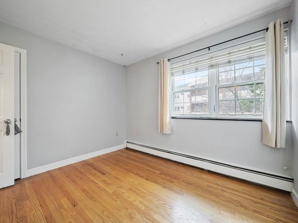 99 Pleasant St 21, Watertown MA 02472