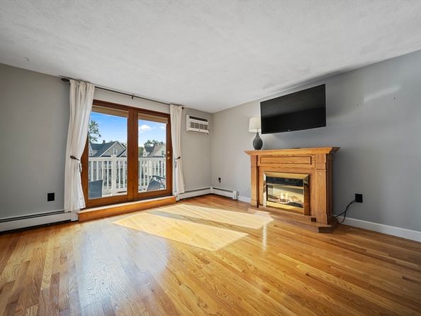 99 Pleasant St 21, Watertown MA 02472