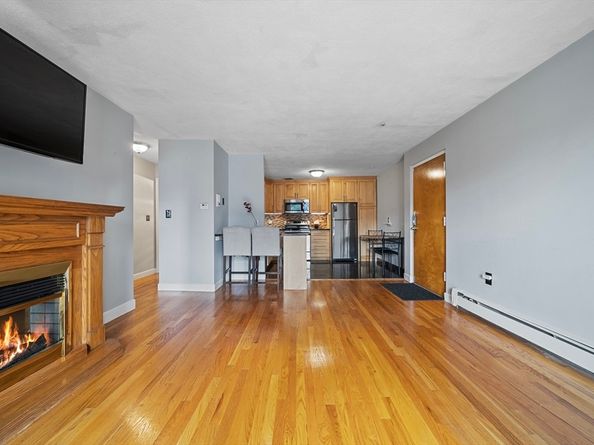 99 Pleasant St 21, Watertown MA 02472