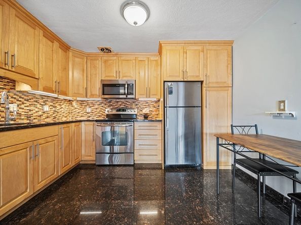 99 Pleasant St 21, Watertown MA 02472