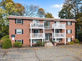 99 Pleasant St 21, Watertown MA 02472