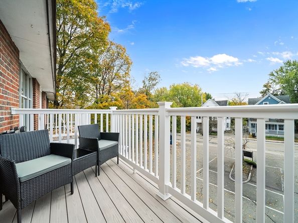 99 Pleasant St 21, Watertown MA 02472