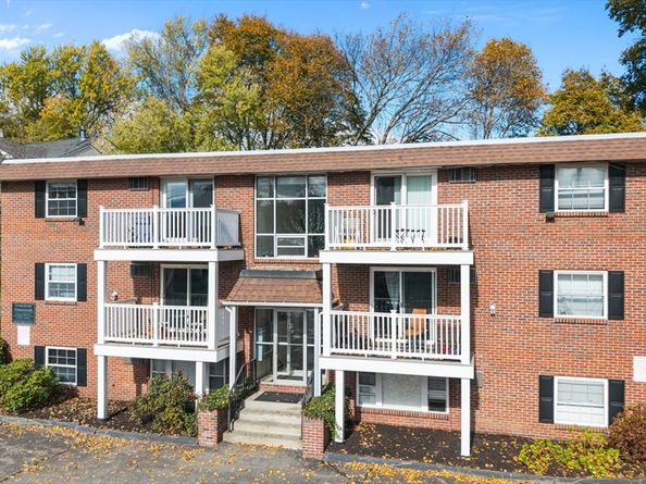 99 Pleasant St 21, Watertown MA 02472