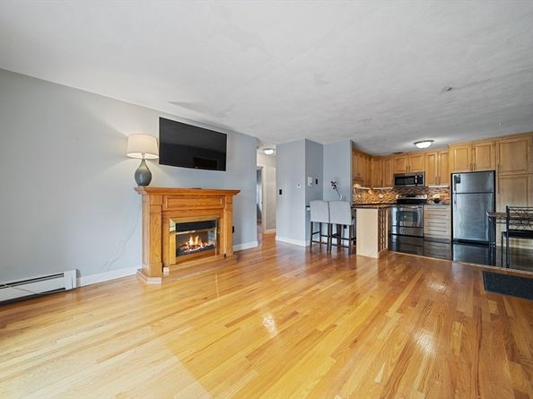 99 Pleasant St 21, Watertown MA 02472