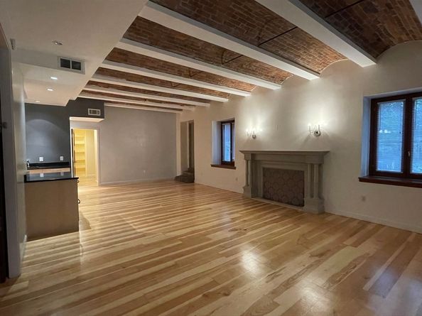 61 Prince St 1C, Boston MA 02113