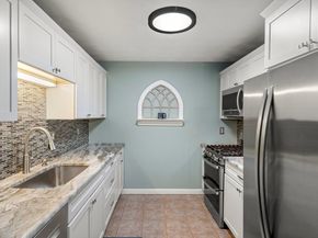 7 Greenbriar Dr 304, North Reading MA 01864