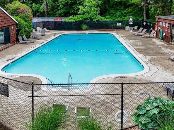 7 Greenbriar Dr 304, North Reading MA 01864