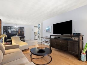 7 Greenbriar Dr 304, North Reading MA 01864