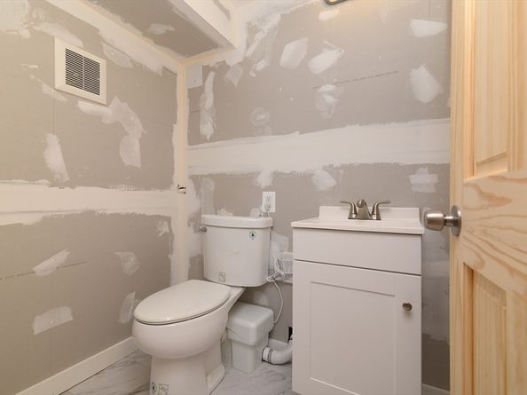 4 Edward Cody Lane, Weymouth MA 02190