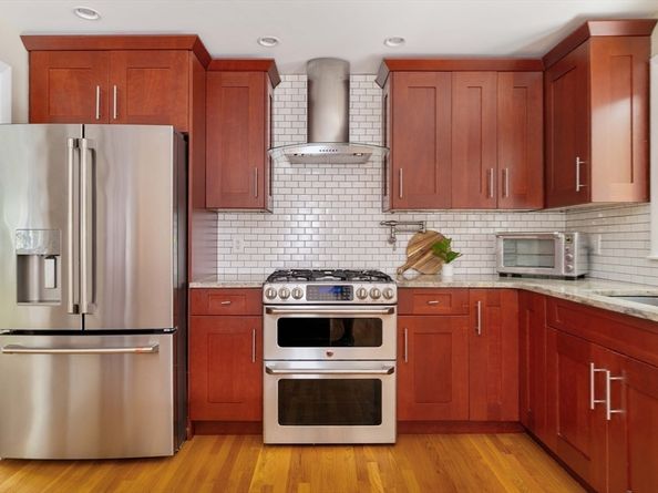 10 Hackensack Ter, Boston MA 02467