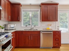 10 Hackensack Ter, Boston MA 02467