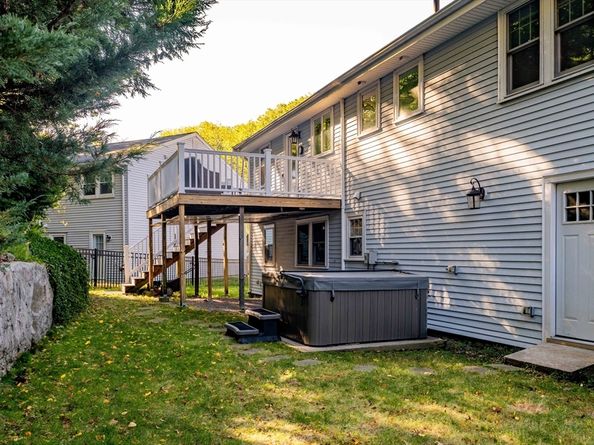 10 Hackensack Ter, Boston MA 02467
