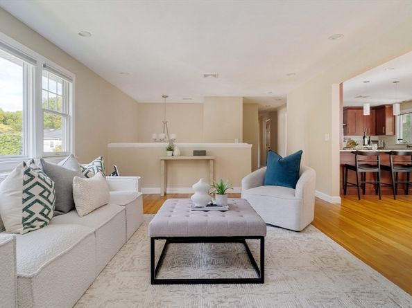10 Hackensack Ter, Boston MA 02467