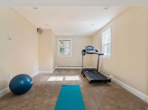 10 Hackensack Ter, Boston MA 02467