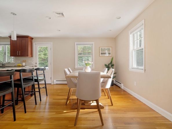 10 Hackensack Ter, Boston MA 02467