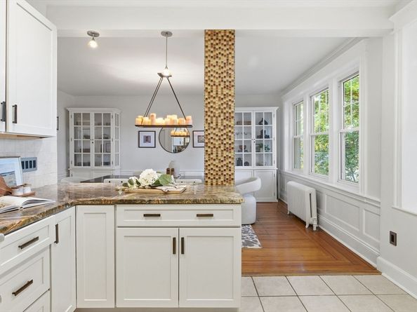 10 Bradford Ter 5, Brookline MA 02446
