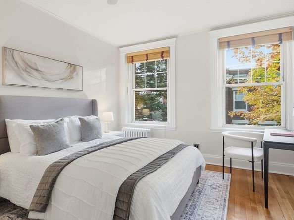 10 Bradford Ter 5, Brookline MA 02446