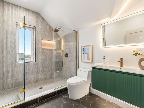 5 Nancia 2, Boston MA 02128
