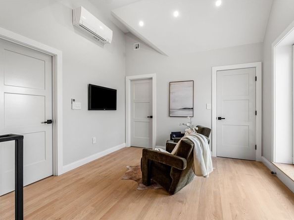 5 Nancia 2, Boston MA 02128