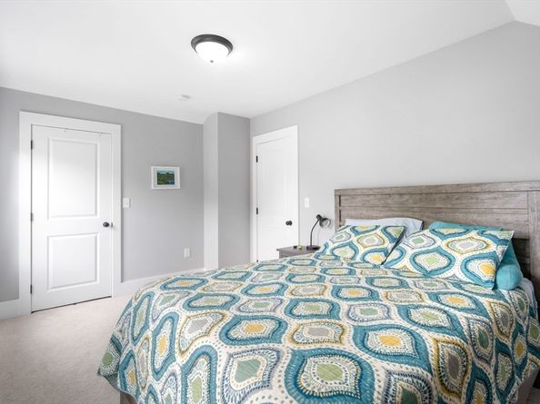 18 Harding Ter, Dedham MA 02026