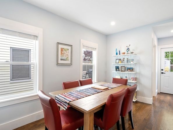 18 Harding Ter, Dedham MA 02026