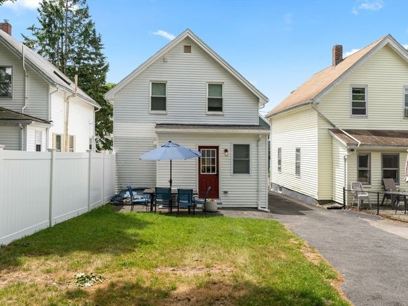 18 Harding Ter, Dedham MA 02026