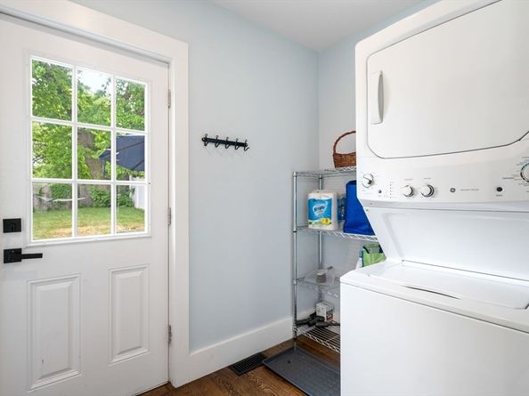 18 Harding Ter, Dedham MA 02026