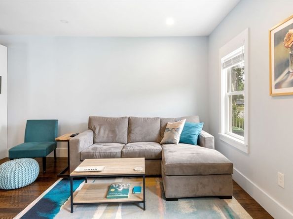 18 Harding Ter, Dedham MA 02026