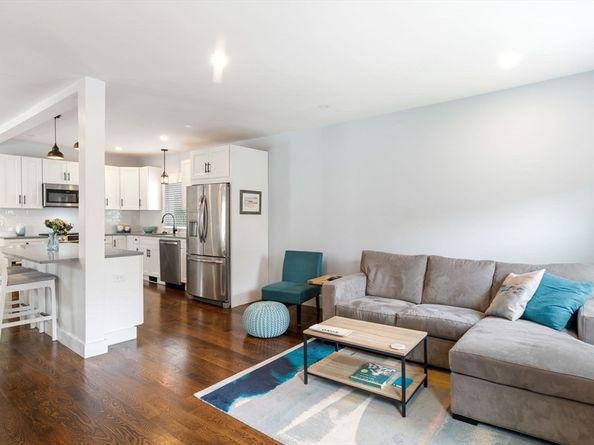 18 Harding Ter, Dedham MA 02026