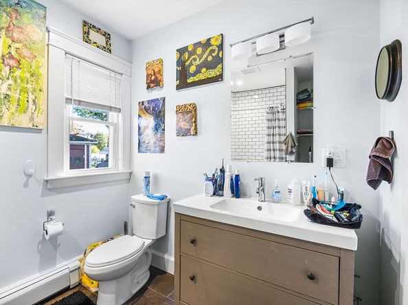 208 Fifth St, Leominster MA 01453