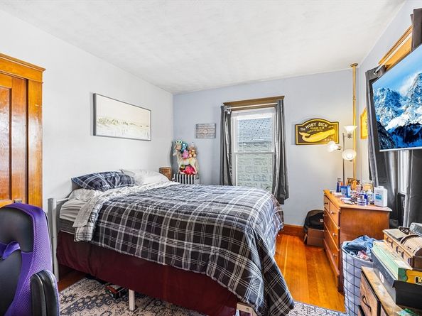 208 Fifth St, Leominster MA 01453