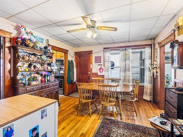 208 Fifth St, Leominster MA 01453
