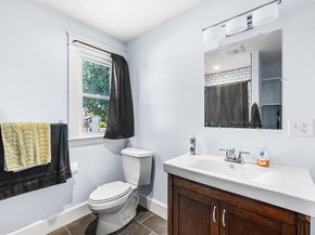 208 Fifth St, Leominster MA 01453