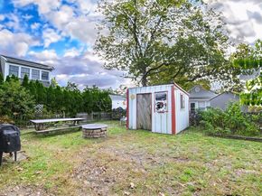8 Weston Ave, Wareham MA 02571