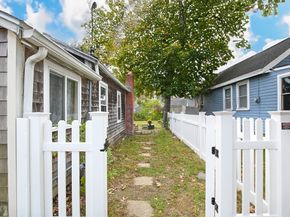 8 Weston Ave, Wareham MA 02571