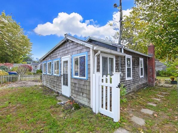 8 Weston Ave, Wareham MA 02571