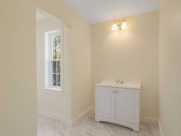 14A Welch Ave, Rutland MA 01543