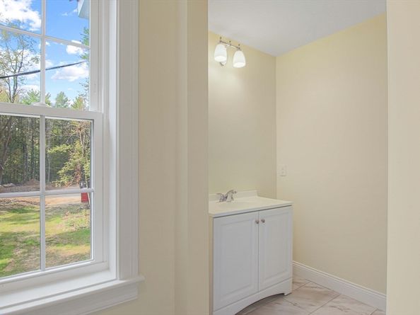 14A Welch Ave, Rutland MA 01543