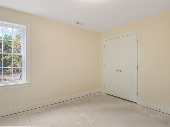 14A Welch Ave, Rutland MA 01543