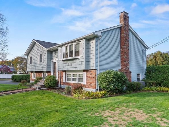 55 West Park Drive, Wakefield MA 01880