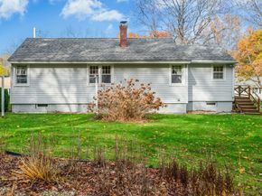 10 Leslie Lane, Millbury MA 01527