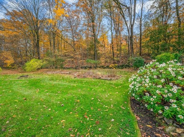 10 Leslie Lane, Millbury MA 01527
