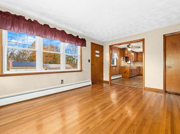 10 Leslie Lane, Millbury MA 01527