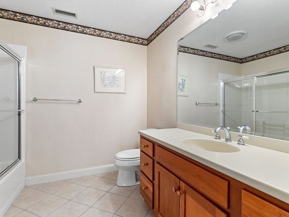 7 Wainwright Rd 118, Winchester MA 01890