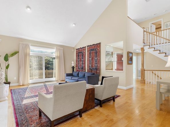 7 Wainwright Rd 118, Winchester MA 01890