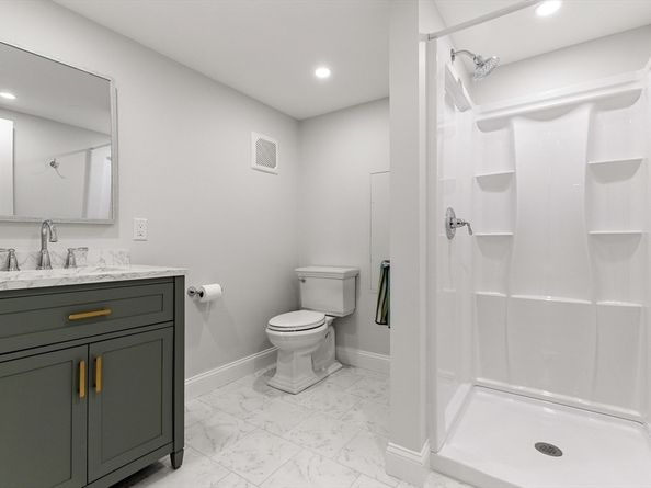 7 Wainwright Rd 118, Winchester MA 01890