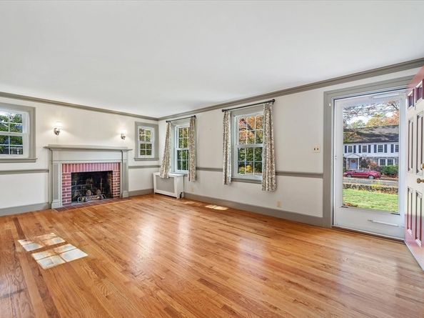 122 Holden St, Holden MA 01520