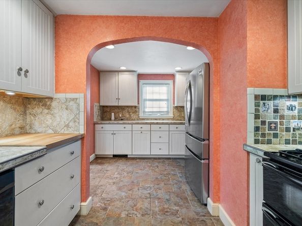 122 Holden St, Holden MA 01520
