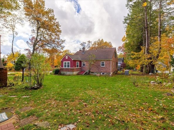 122 Holden St, Holden MA 01520